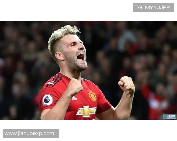 揭露非法足球明星球员背后的黑暗交易与不为人知的故事