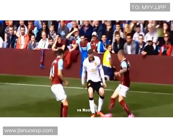 足球巨星携妻子畅游海岛度假享受甜蜜时光尽显恩爱风采 足球巨星携妻子畅游海岛度假享受甜蜜时光尽显恩爱风采