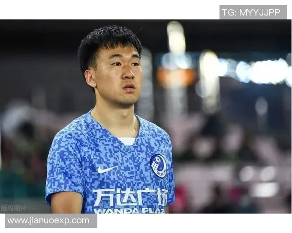 吴伟专访:从青涩少年到足球明星的成长之路回顾 吴伟专访:从青涩少年到足球明星的成长之路回顾